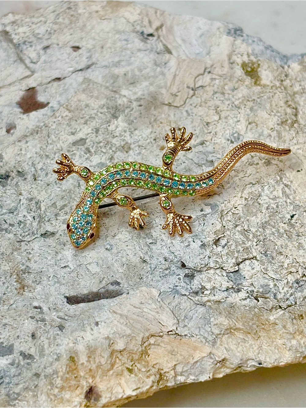 ROMAN Gecko Lizzard Brooch Gold-Tone Green & Blue Crystals